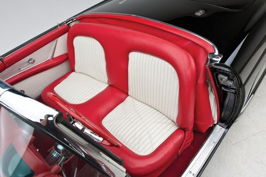 Интерьер Ford Thunderbird (P5/40) 1955 года  (фото 16 из 128)